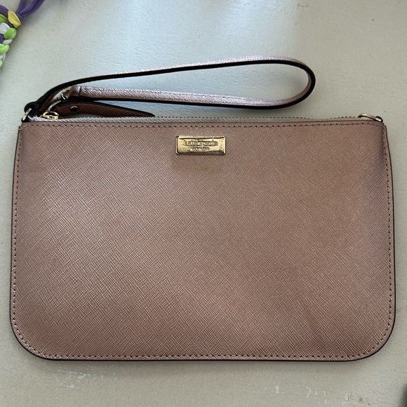 kate spade Handbags - Kate spade newbury lane wristlet rose gold